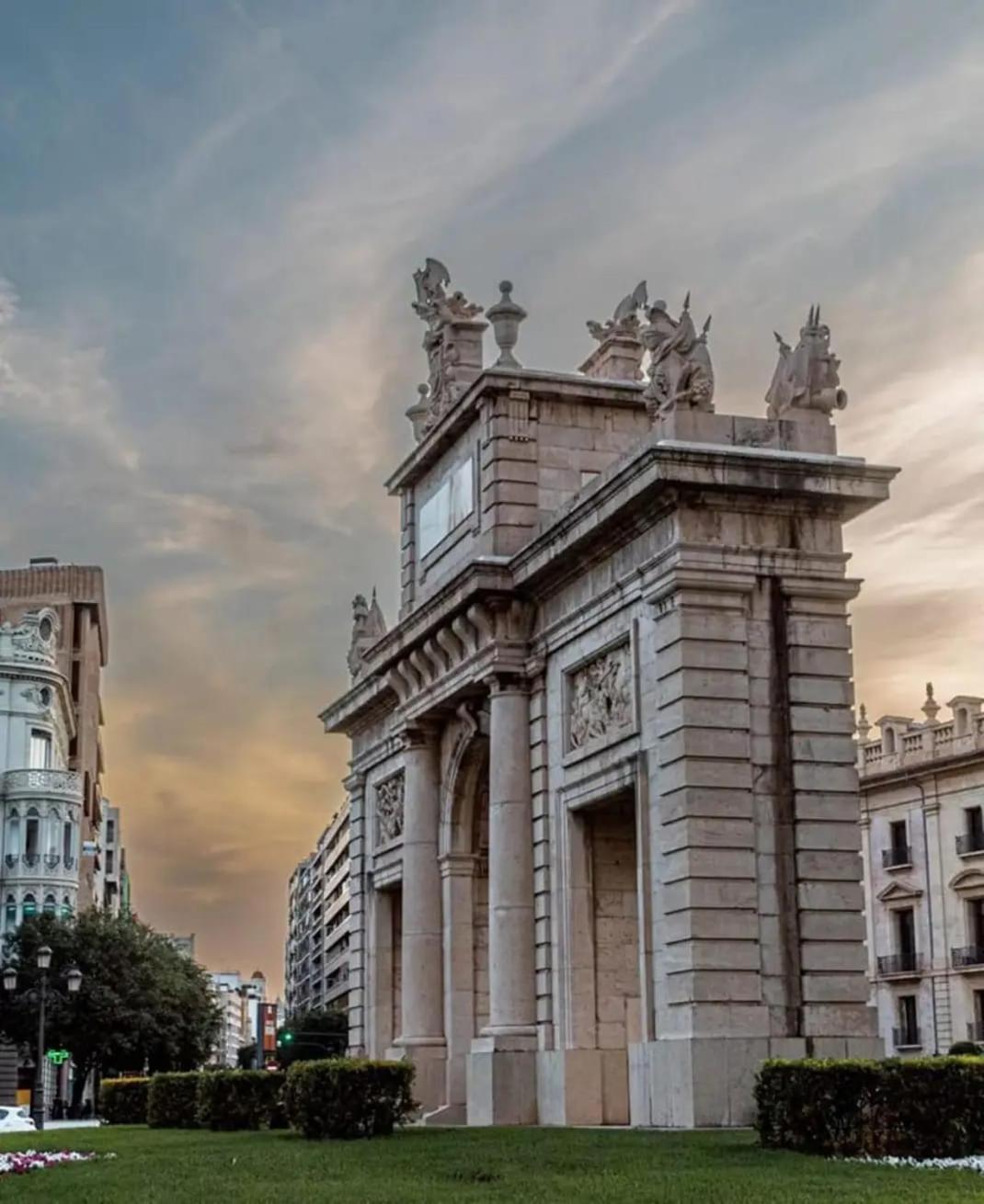 Apartamento Turistico Lux Center Valencia Exteriör bild