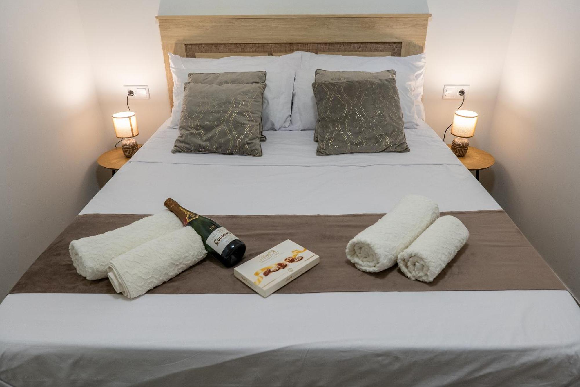 Apartamento Turistico Lux Center Valencia Exteriör bild