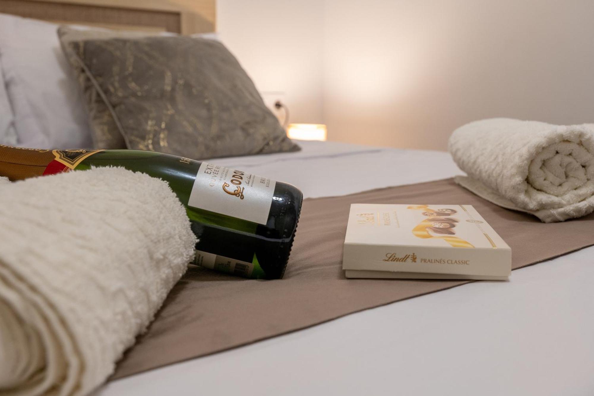 Apartamento Turistico Lux Center Valencia Exteriör bild